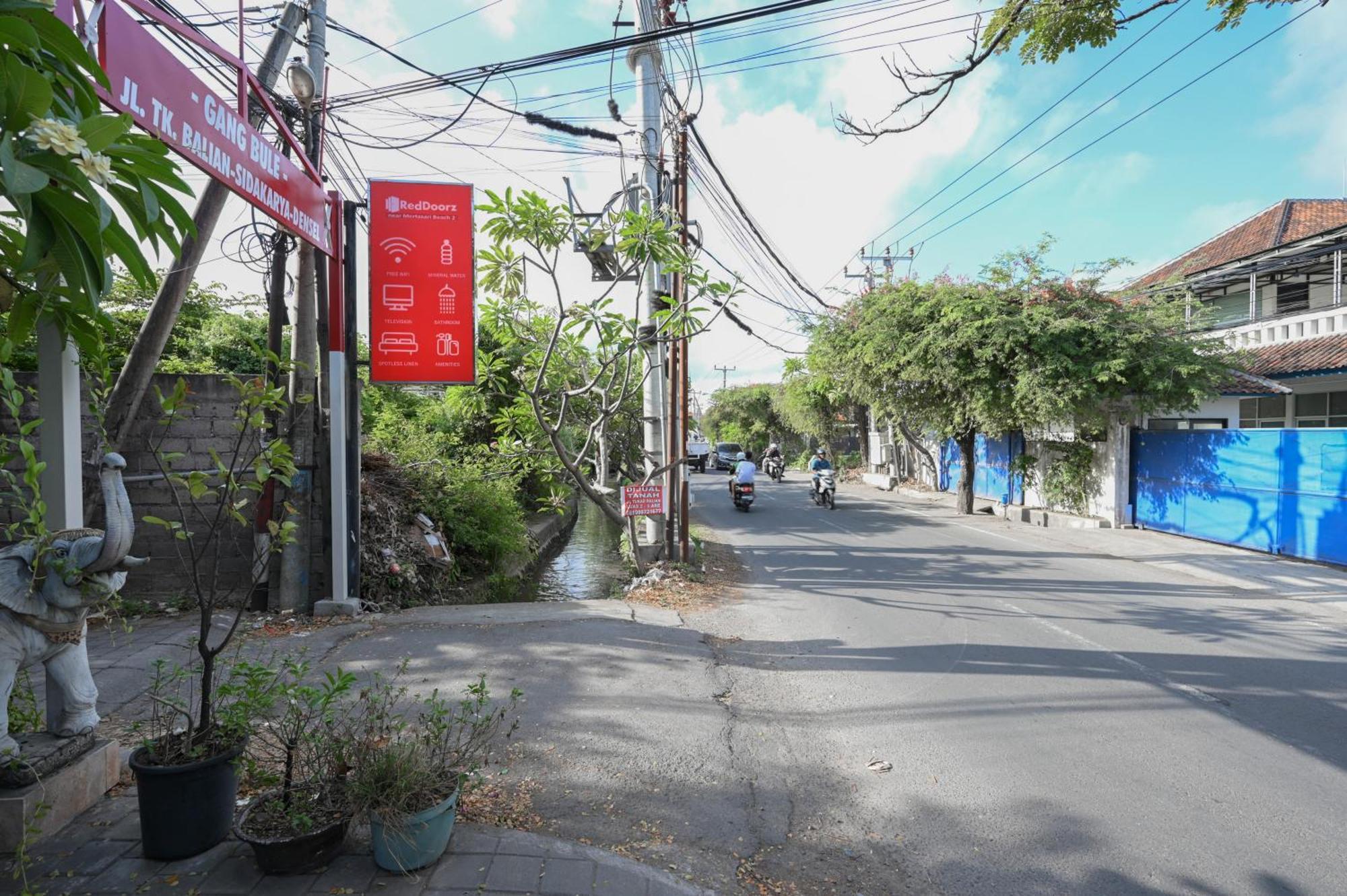 Reddoorz Near Mertasari Beach 2 Pesanggaran ภายนอก รูปภาพ
