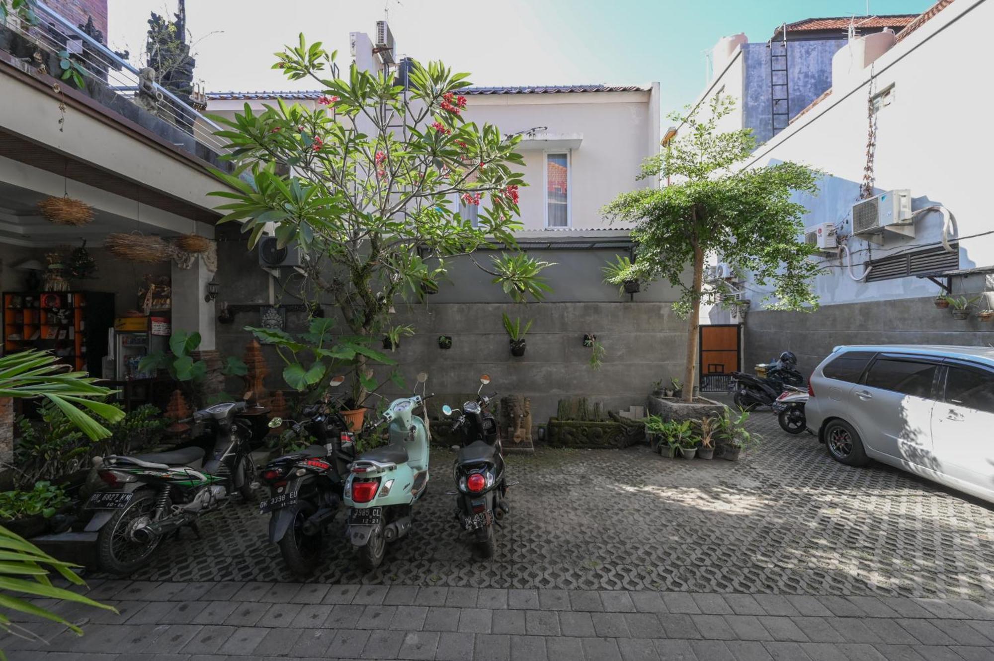 Reddoorz Near Mertasari Beach 2 Pesanggaran ภายนอก รูปภาพ