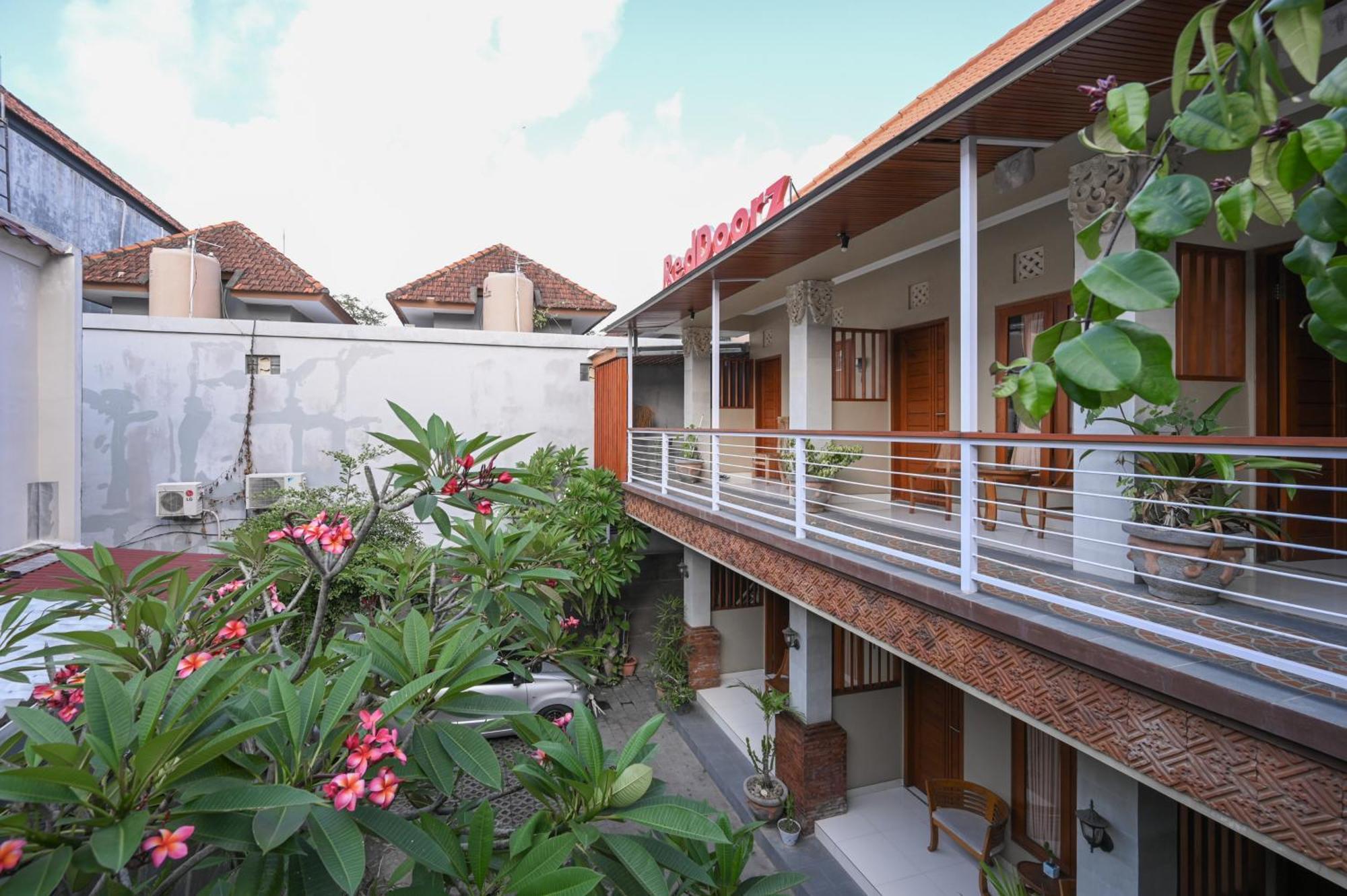 Reddoorz Near Mertasari Beach 2 Pesanggaran ภายนอก รูปภาพ