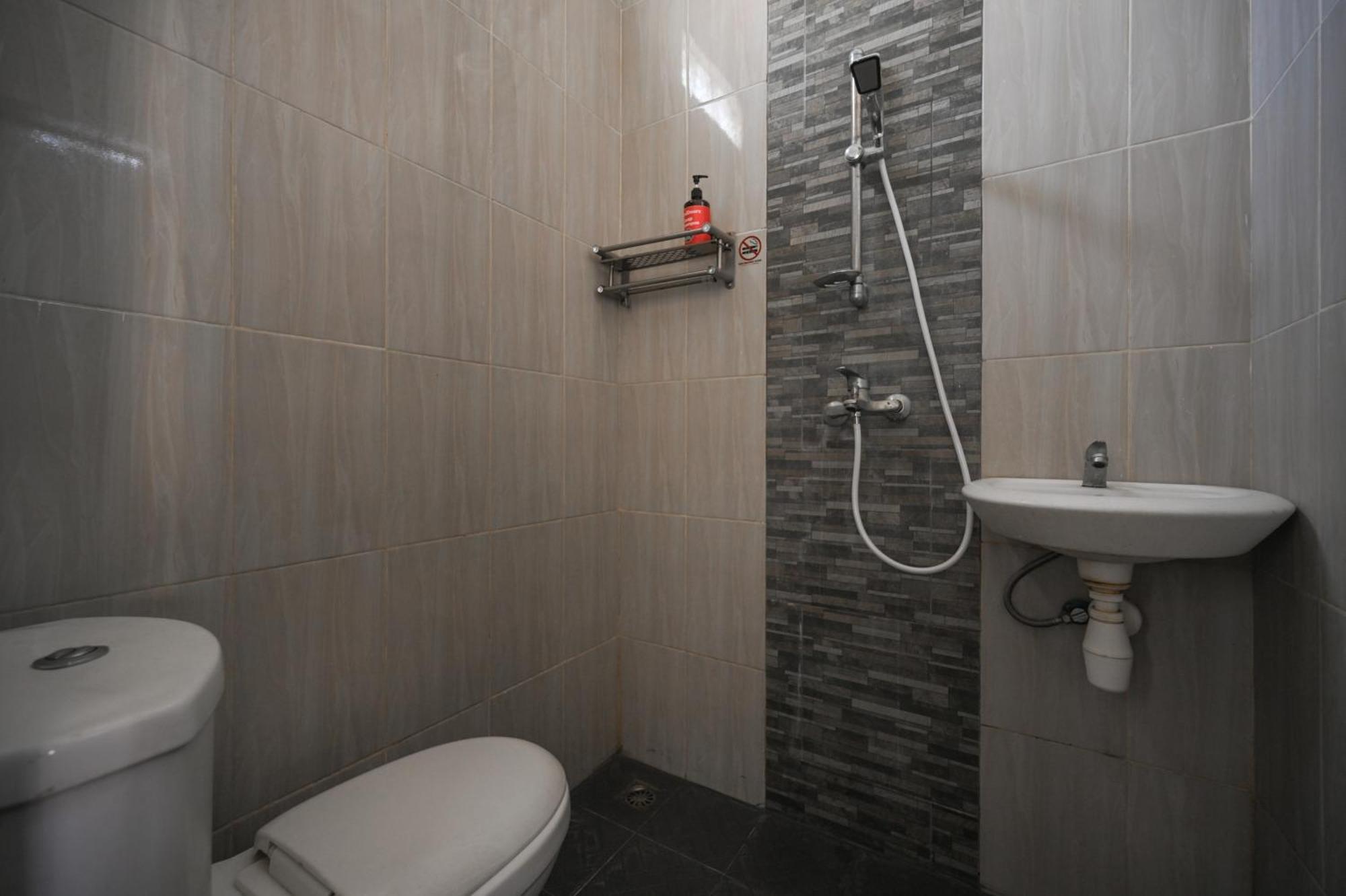 Reddoorz Near Mertasari Beach 2 Pesanggaran ภายนอก รูปภาพ