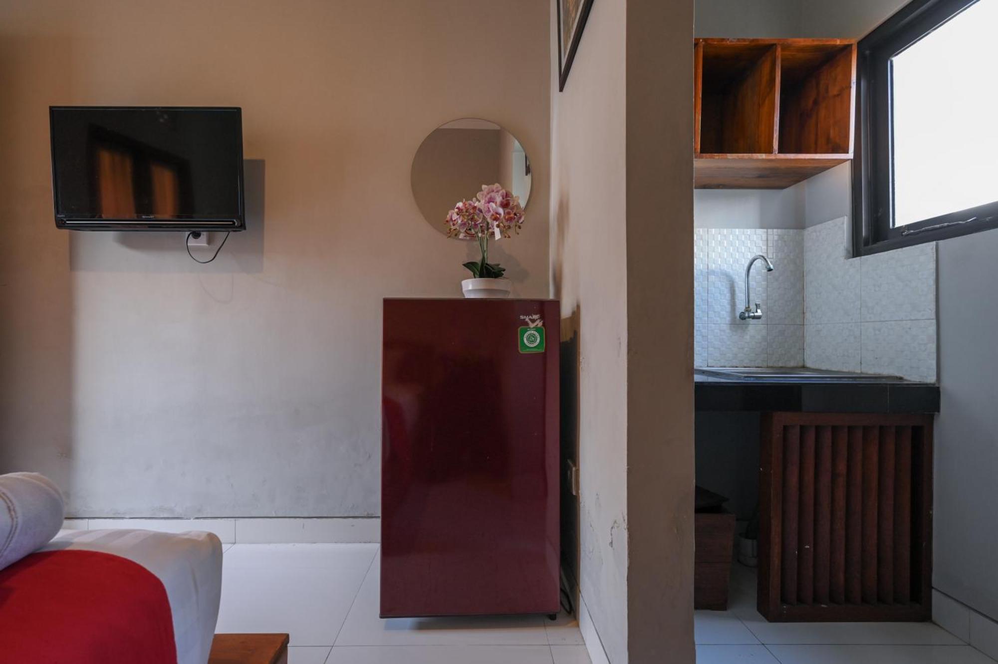 Reddoorz Near Mertasari Beach 2 Pesanggaran ภายนอก รูปภาพ