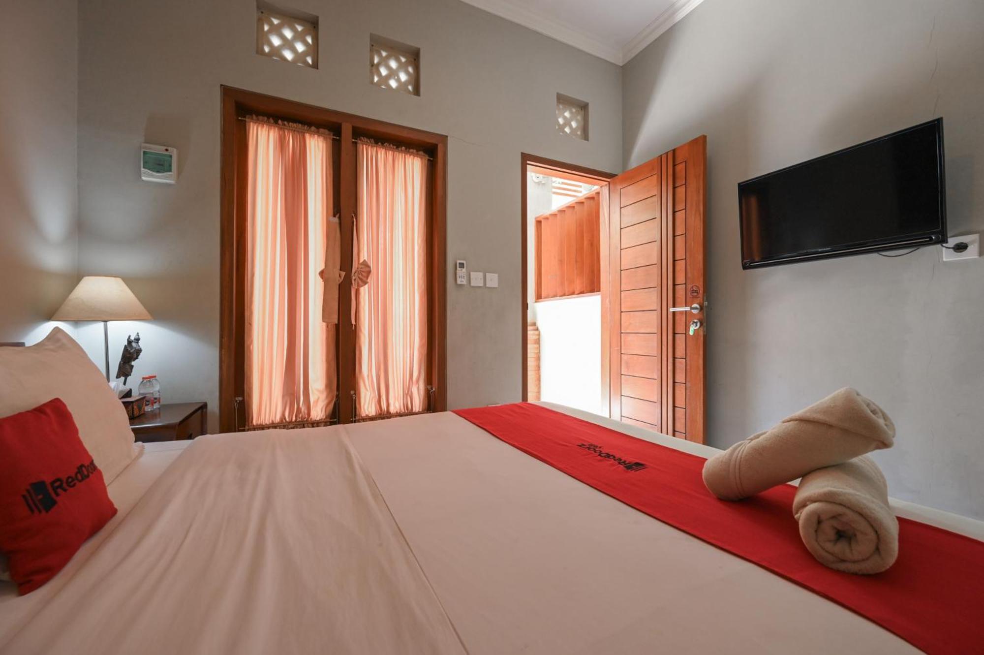 Reddoorz Near Mertasari Beach 2 Pesanggaran ภายนอก รูปภาพ
