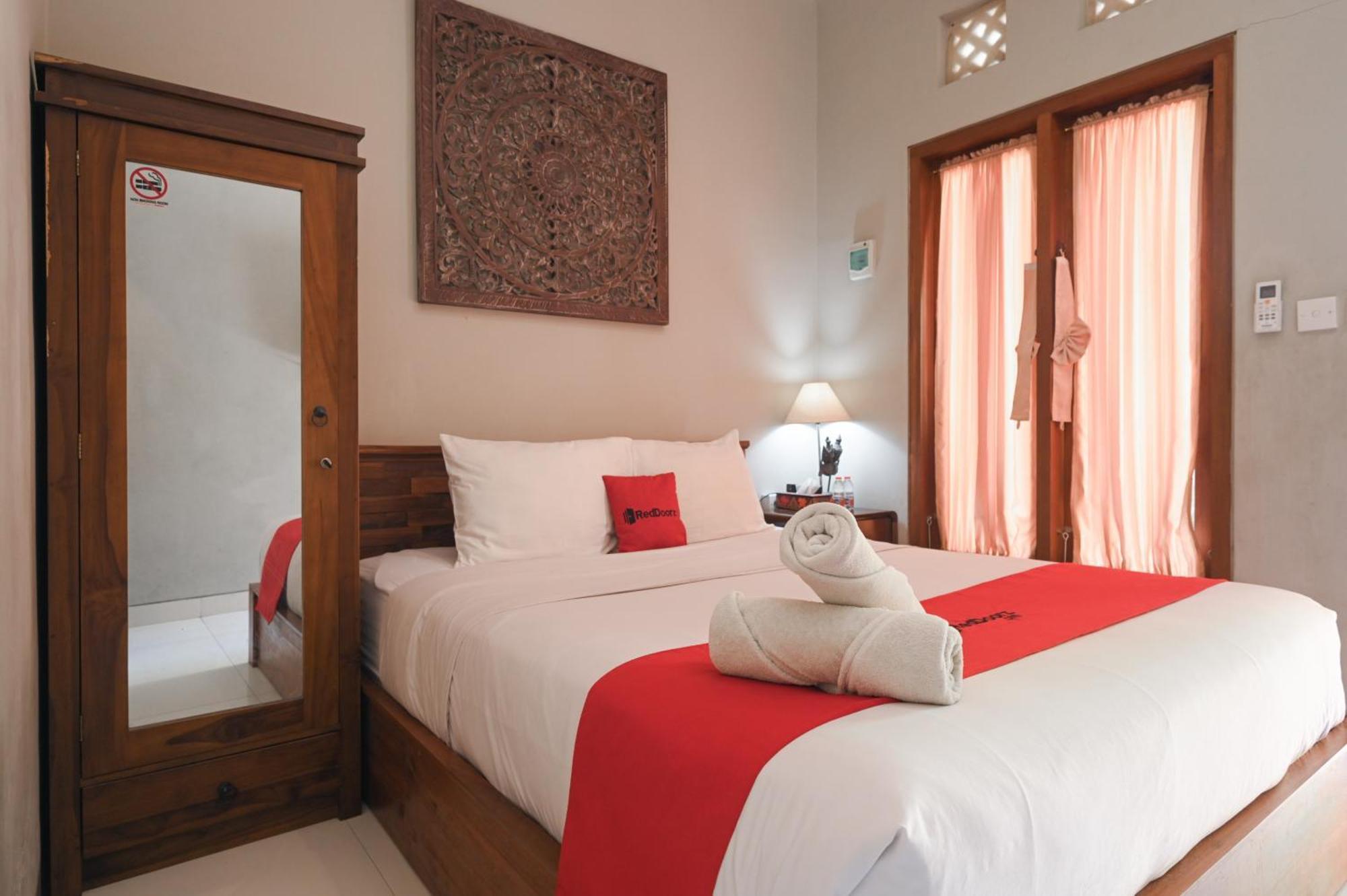 Reddoorz Near Mertasari Beach 2 Pesanggaran ภายนอก รูปภาพ