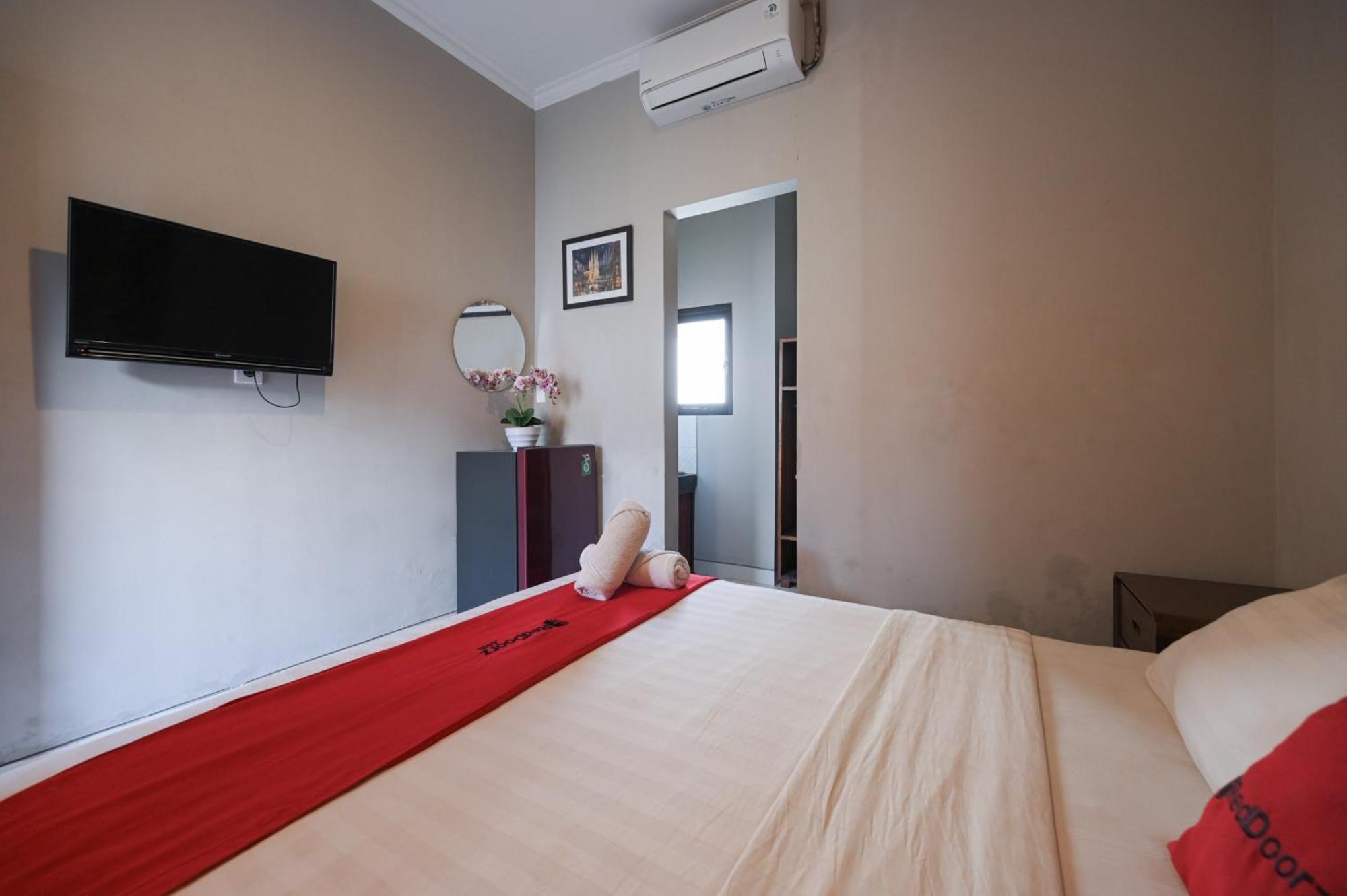 Reddoorz Near Mertasari Beach 2 Pesanggaran ภายนอก รูปภาพ