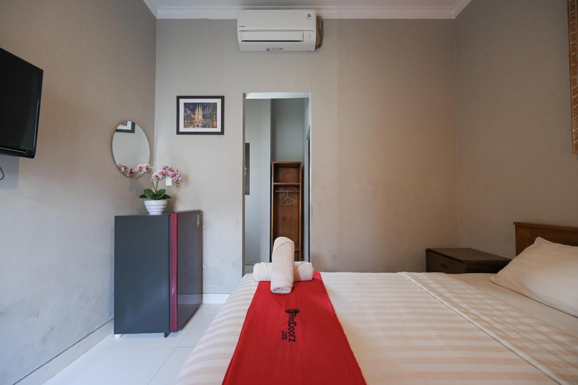 Reddoorz Near Mertasari Beach 2 Pesanggaran ภายนอก รูปภาพ
